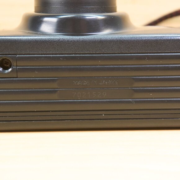 Nikon Zoom 100 AF 35mm Point and Shoot Film Camera - Picture 6 of 6